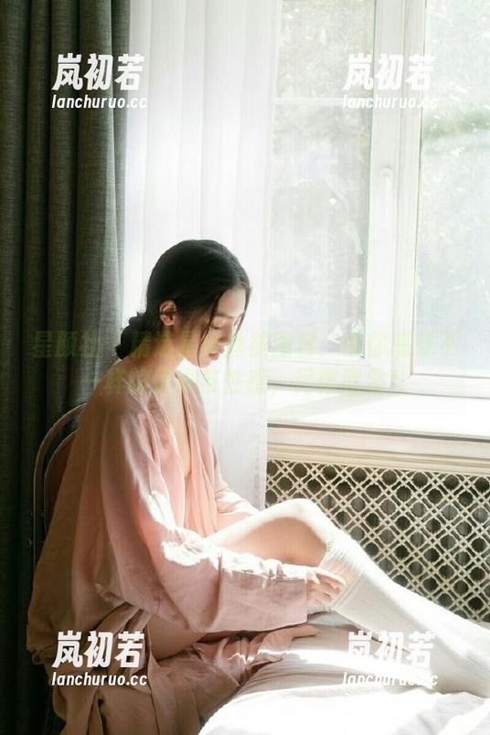 星颜社-星冉 星颜社 - 精选星冉丝袜图包:带你感受不一样的优雅与性感,尽情欣赏!