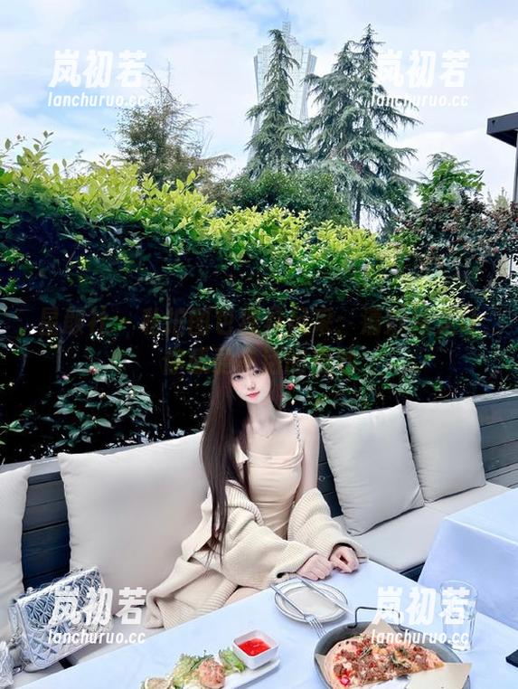星颜社-清妙 星颜社 - 私拍图包独具风采:清妙裸足让你感受生活的美妙