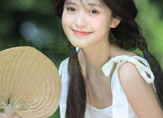星颜社 – 精致生活中的黄寒娜内衣图集：性感与优雅并存的视觉盛宴，醇厚而迷人