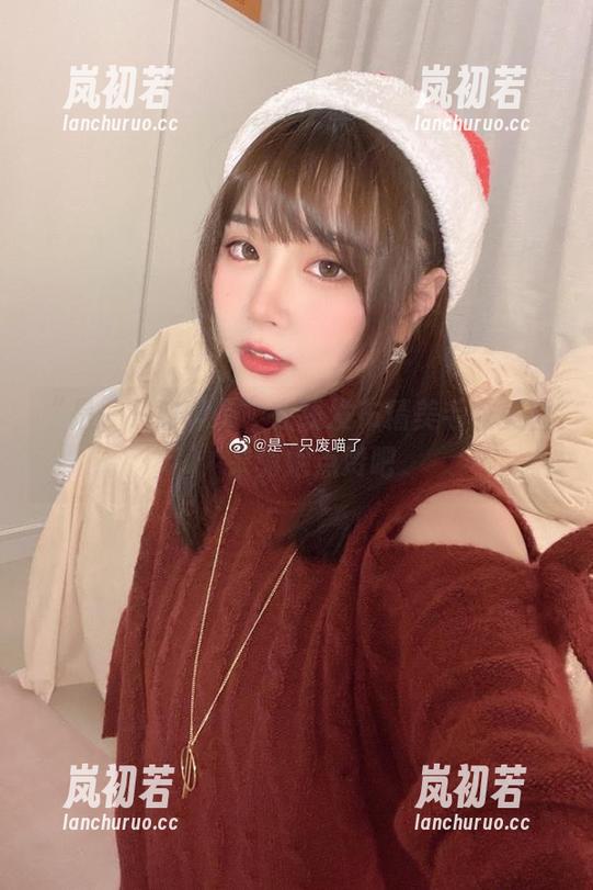 是一只废喵了 “是一只废喵了”在线发布精美毛衣美图,来为她点赞吧