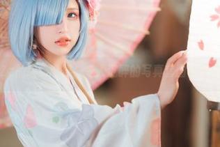 走进晕崽Zz的缠绵世界，令人沉醉的写真套图合集邀你探索！