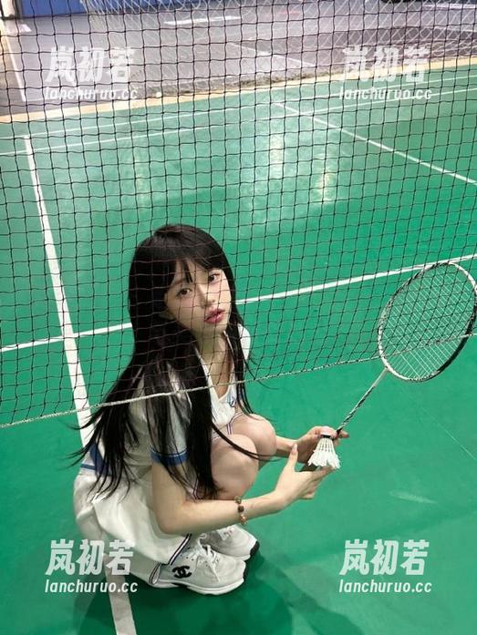 月下摄影-秀秀 月下摄影 - 走进秀秀的世界:无圣光写真与美脚的完美结合