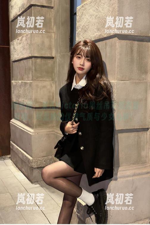 果儿Victoria 微密圈 - 果儿Victoria黑丝吊带超高清套图,尽显她的优雅气质与少女心事!