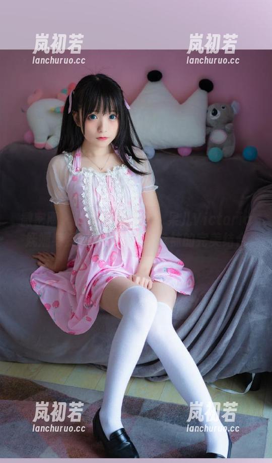 果儿Victoria 微密圈 - 高清写真合集:果儿Victoria妩媚身姿与粉色内衣吊带袜的完美结合
