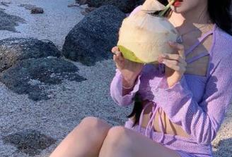 果团网 – 探秘Miss琪的裤里丝写真，原图合集完美呈现！