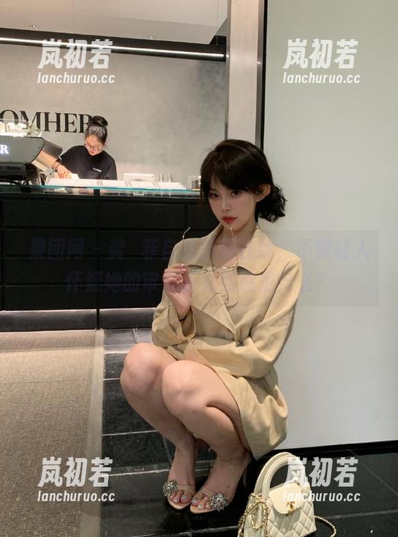 果团网-龚玥菲 果团网 - 龚玥菲自拍原图在线,不禁让人怀疑她的审美标准到底是什么?
