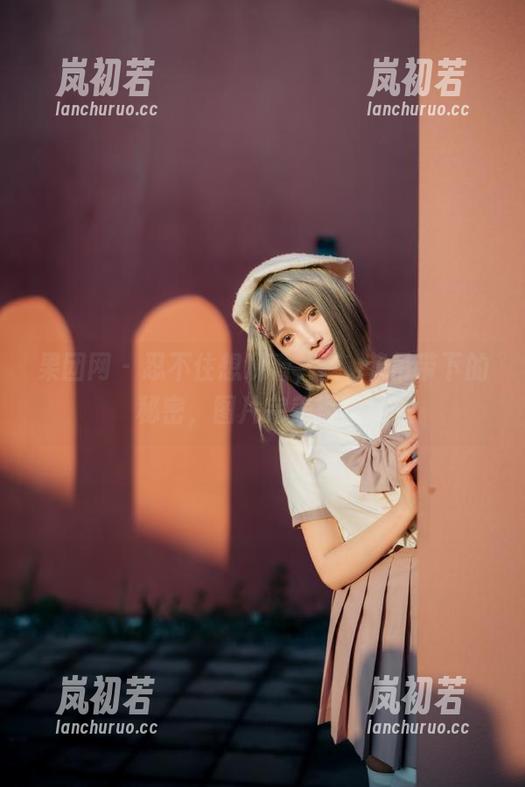 果团网-龚玥菲 果团网 - 忍不住想观看,龚玥菲吊带下的秘密,图片完美揭晓!