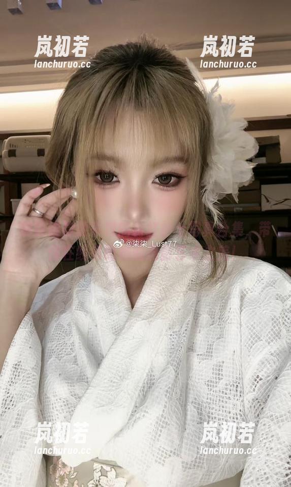 柒柒要乖哦 解锁柒柒要乖哦的粉红护士写真合集,带你在线领略她的摄影艺术之美!