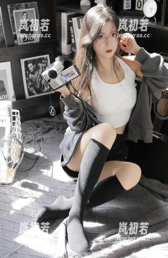 梦丝女神-苏柔 梦丝女神 - 苏柔透明写真精彩合集中,分享无尽的清新与梦幻