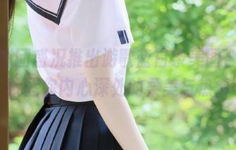 森萝财团盛况推出游歌蓝白条美图合集，唤醒你内心深处的柔美与热情
