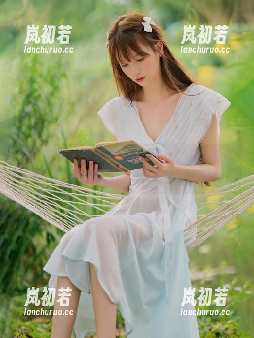 模范学院-刘飞儿Faye 模范学院 - 探索刘飞儿Faye的纯白全套作品,让每一幅都成为你心中的美丽瞬间