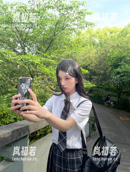 模范学院-白茹雪 模范学院 - 探索白茹雪的女仆写真:尽享高清下载体验