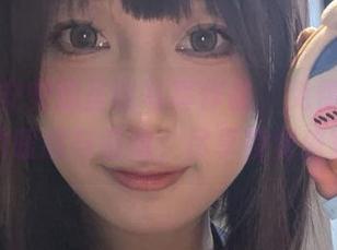 深入浅安安的圣诞写真作品，免费收获节日的暖意与感动，尽享视觉盛宴！