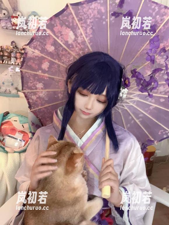 浅野菌子展现内衣魅力，精选美图与图包让你眼前一亮
