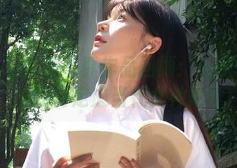 爱蜜社 – 全套写真作品回顾：乐薇Vivi女王如何定义当代女神形象