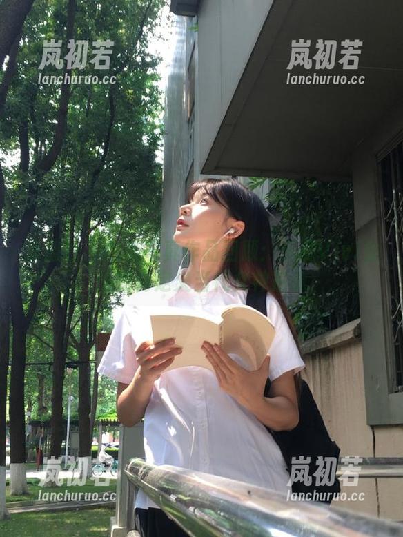 爱蜜社-乐薇Vivi 爱蜜社 - 全套写真作品回顾:乐薇Vivi女王如何定义当代女神形象