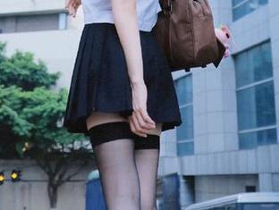 物恋传媒 – 小谷牛仔裤高清写真图册，让你感受不可抗拒的魅力与自信！