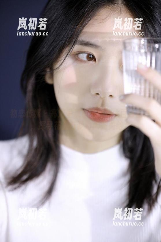 物恋传媒 - 高清呈现小飞的香水百合图集，探寻花朵与梦幻的完美结合