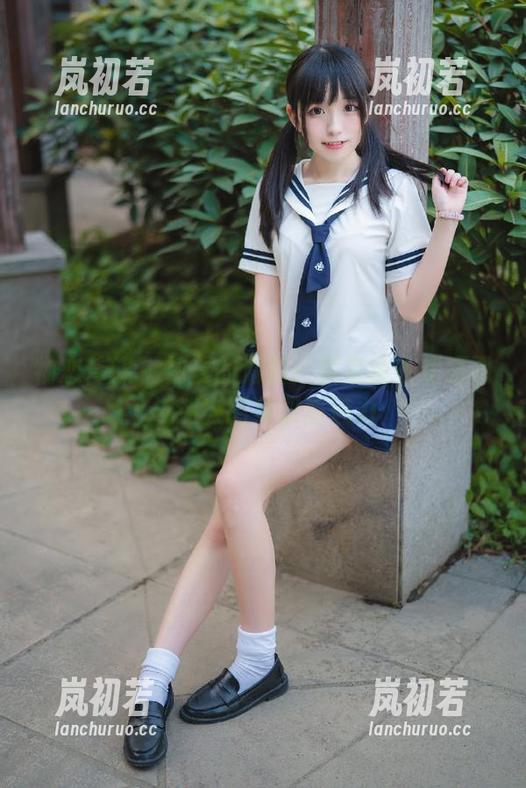 物恋传媒 - 初夏的清新：菜菜连衣裙原图与迷人图集双重魅力