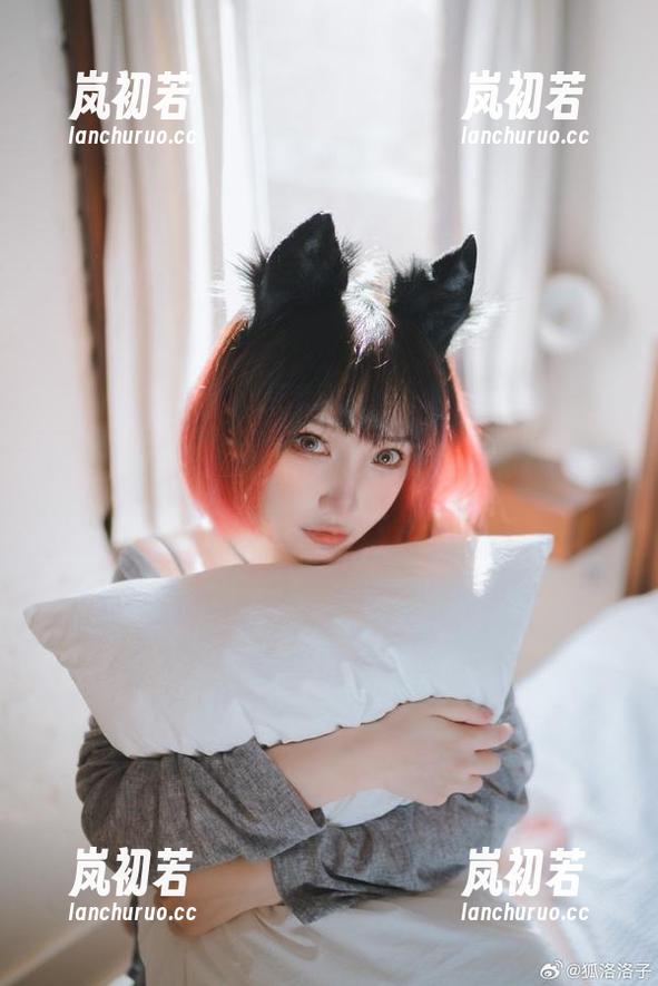 狐洛洛子 狐洛洛子双人图集,尽览无圣光的浪漫瞬间与深情对视