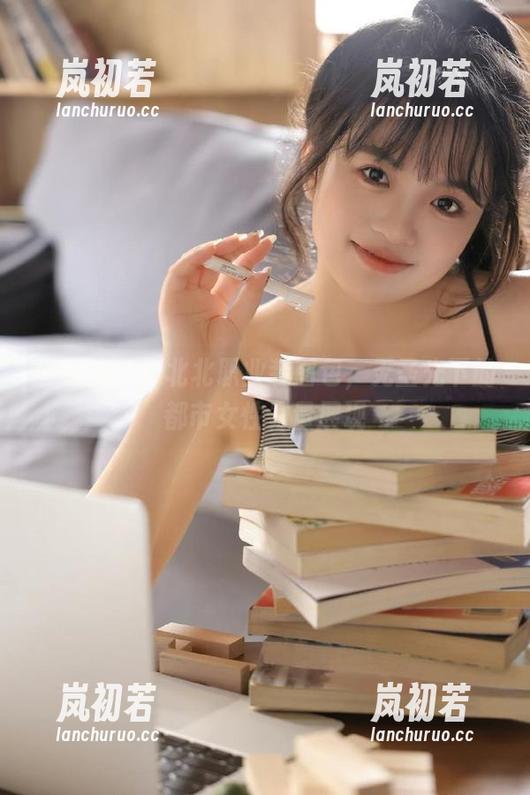 猫萌榜-顾北北 猫萌榜 - 顾北北职业装图包,无圣光下的都市女性力量展现