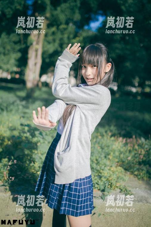 神乐坂真冬 和服写真集中的灵魂之美,神乐坂真冬带你下载领略独特的魅力!