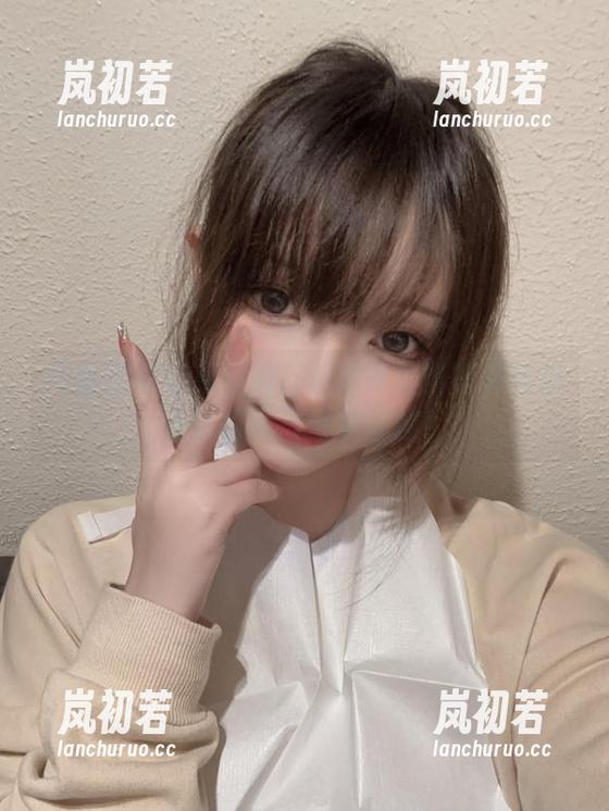 神楽坂真冬 网盘独家分享!神楽坂真冬圣诞写真作品让你的节日更加璀璨!