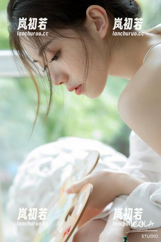 秀人网-LindaLinda 秀人网 - LindaLinda的棉袜创作之旅:每幅作品都是独具匠心的艺术品,值得细细品味!