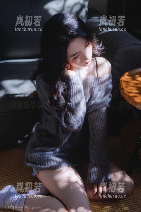 秀人网 - Suki_baby的睡衣写真合集：用壁纸带你进入她梦幻的私人空间，别错过!