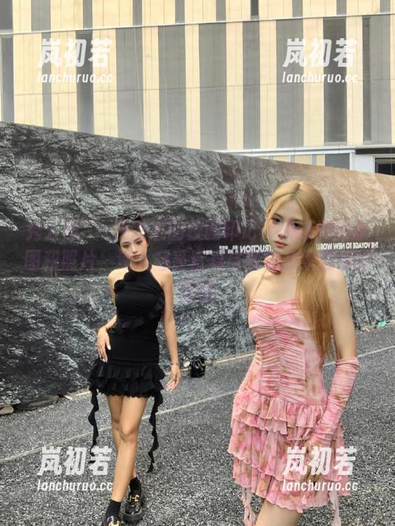 秀人网-z杯悠悠 秀人网 - z杯悠悠的校园印记:通过她的原图和照片,深入感受青春与梦想交织的美好画面