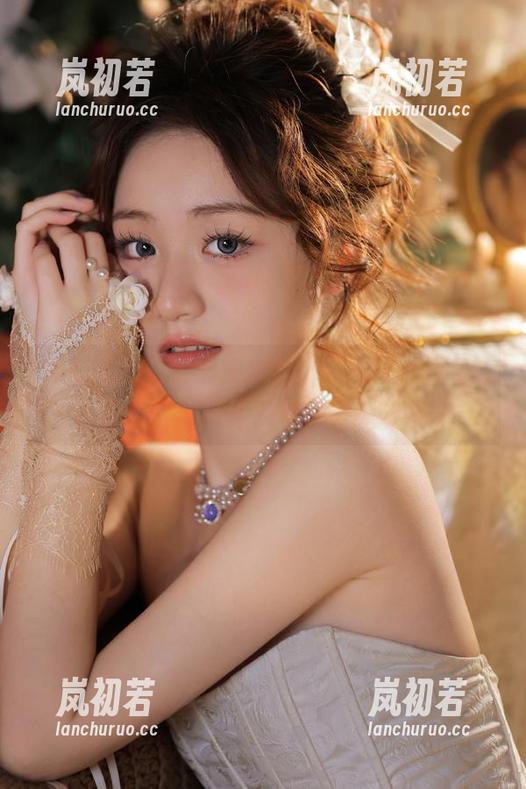 秀人网-严利娅Yuliya 秀人网 - 在高清图库里,严利娅Yuliya温柔作品展现独特的摄影艺术