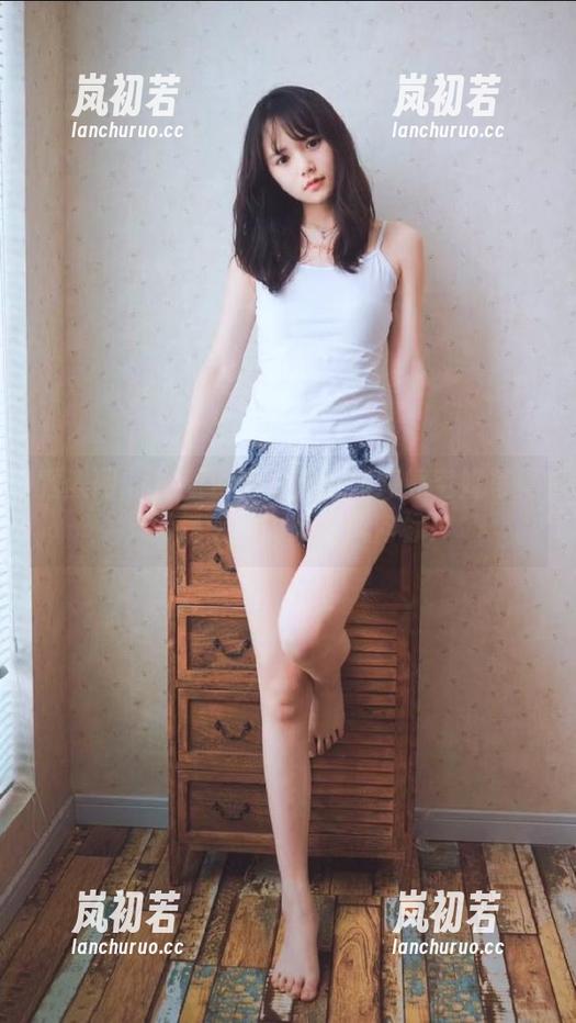 秀人网-刘婷婷 秀人网 - 最新资源汇聚:刘婷婷空姐写真,云端之上的时尚风向标!
