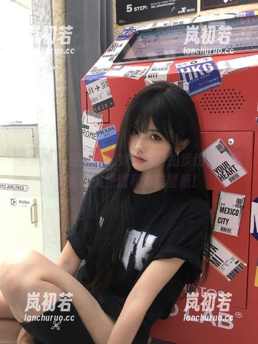 秀人网-南初妹妹 秀人网 - 跟随南初妹妹的自拍步伐,发现这些绝美原图和炫酷壁纸!
