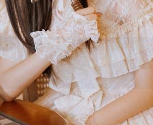 秀人网 – 下载周于希Sandy的迷人写真，束胸内衣与黑丝吊袜完美组合