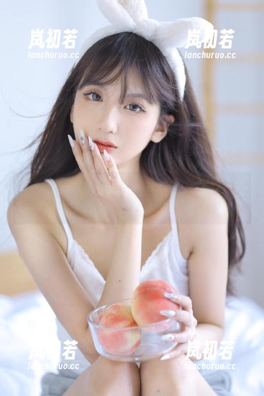 秀人网 - 绝对要看！夏诗诗Sally纯白写真包，你的免费图片下载就在这里！