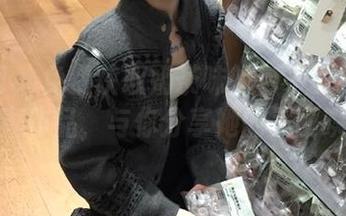 秀人网 – 免费获取奶茶味的包子女神的精彩写真作品，与你分享她的美丽瞬间！