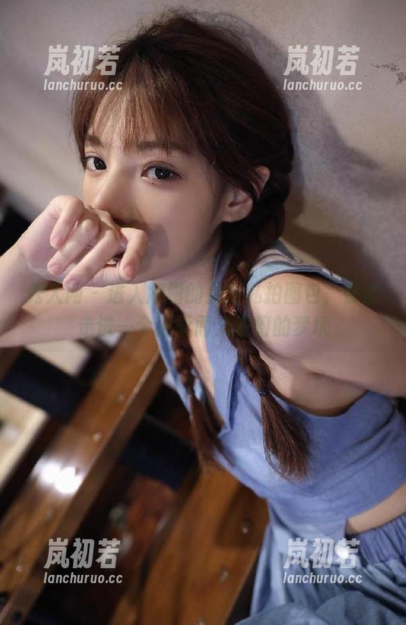 秀人网-娜露 秀人网 - 进入娜露的女仆私拍图包,仿佛走进一个温柔而又奇幻的梦境