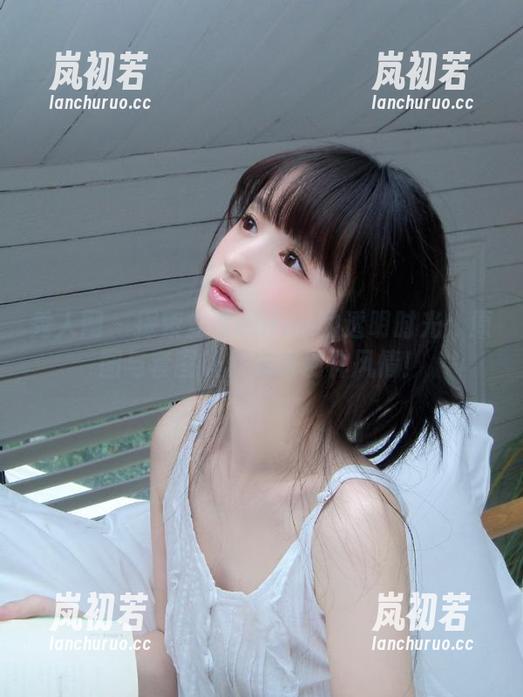 秀人网-安然anran 秀人网 - 探索安然anran的透明时光:原图与套图让你领略别样风情!