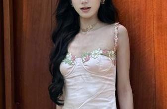 秀人网 – 走进安然maleah的JK写真合集：多姿多彩，尽显个性与风情！