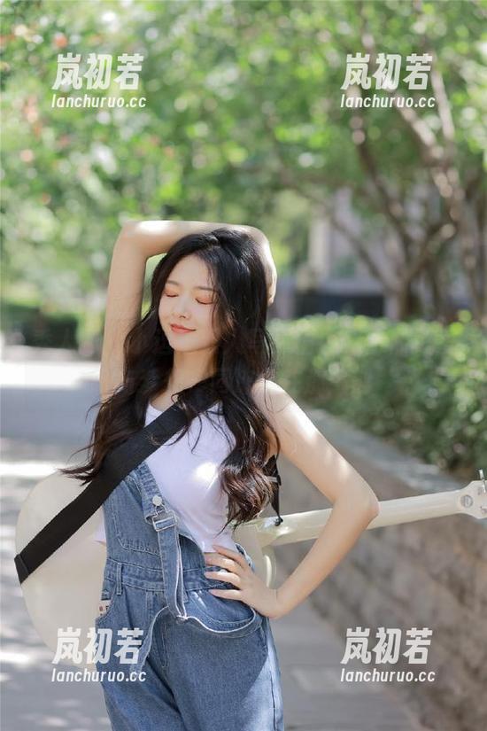 秀人网 - 小逗逗双人写真精选，仿佛把爱与梦想一同冻结在那一刻
