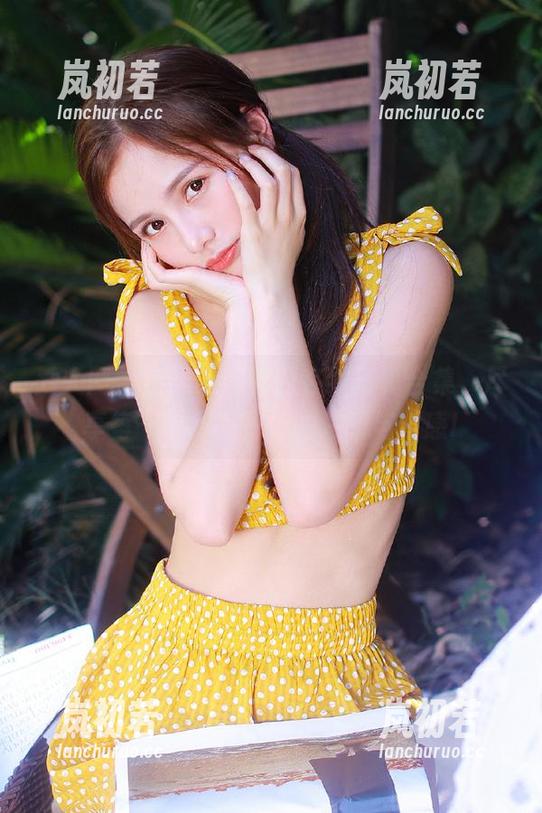 秀人网-小逗逗 秀人网 - 小逗逗厨娘的在线写真合集,尽享每一幅作品背后的温暖与情感!