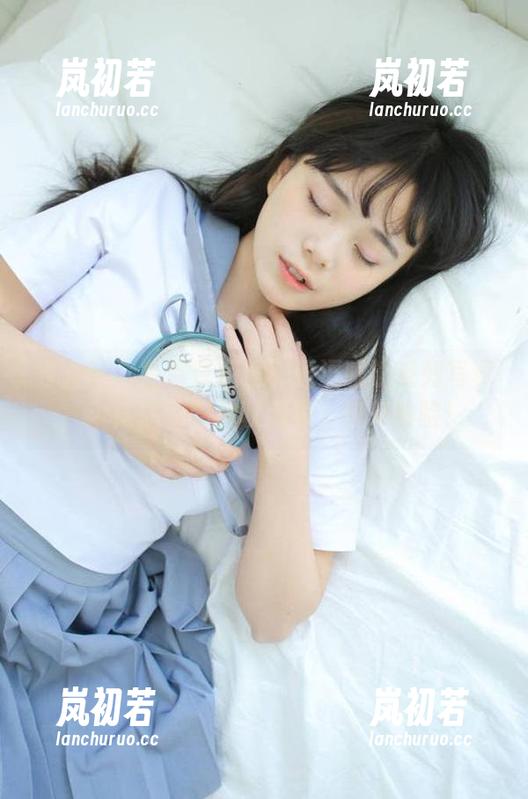 秀人网-是小逗逗 秀人网 - 免费享用是小逗逗眼镜系列写真,丰富你的图片收藏库,快来体验!