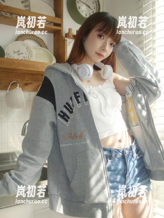 秀人网-晓茜sunny 秀人网 - 福利图包推荐:晓茜sunny和她的夏天,完美捕捉盛夏的风采