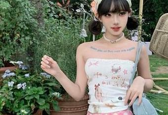秀人网 – 值得一看的福利图集，月酱儿化身修女带你探索不同的性感魅力！