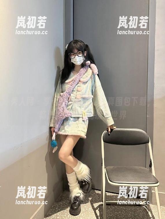 秀人网 - 李七喜最新白色写真图包下载，畅游纯净素雅的摄影世界