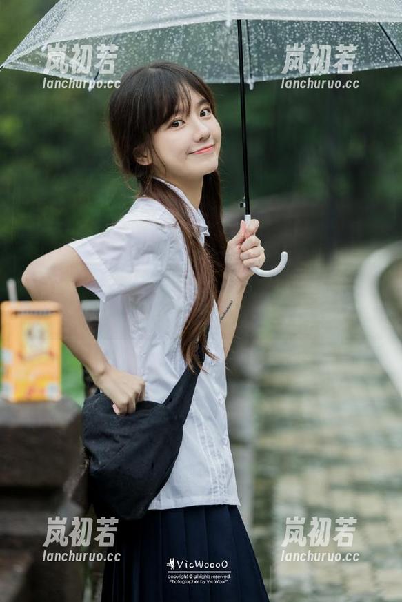 秀人网-杨晨晨 秀人网 - 阳光下的杨晨晨:别样夏天写真图集,展现青春活力与自然美