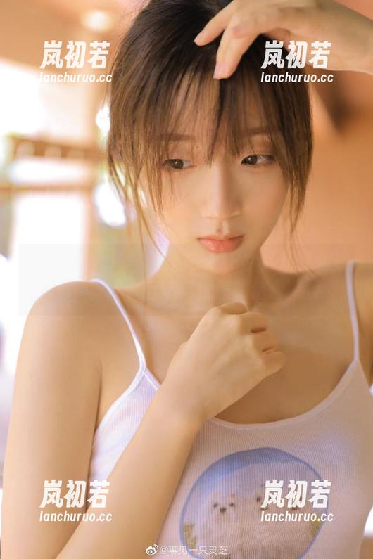 秀人网-柚子178 秀人网 - 精美高清柚子178学姐写真合集,尽享自然与优雅的结合