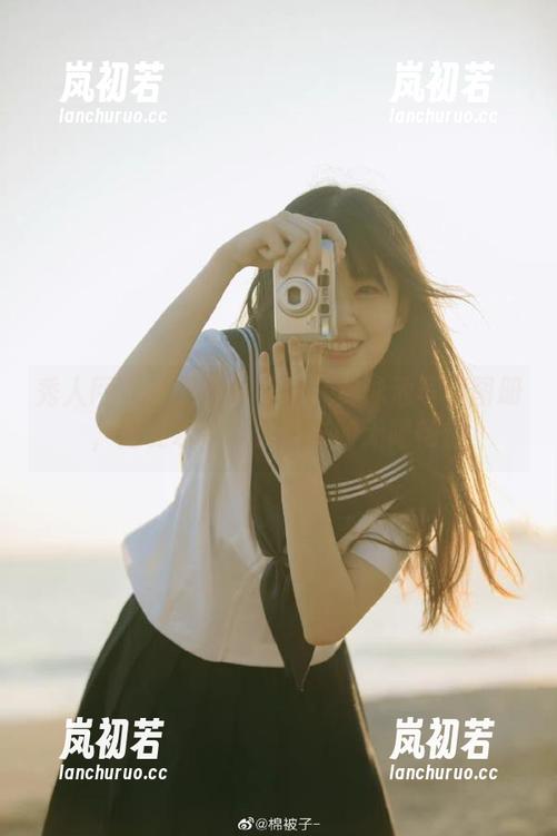 秀人网-王雅姗是我 秀人网 - 与王雅姗是我共赏泳池写真图册,感受水中轻盈带来的无限畅快