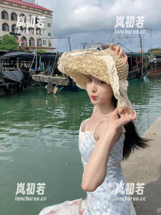 秀人网-甜妮 秀人网 - 深入“甜妮自拍”世界:超高清写真合集,网盘直链获取,快来收藏!