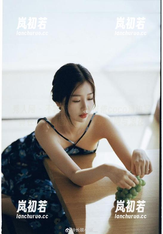秀人网 - 不容错过的赵惟依coco海边写真在线，原图展现最真实的她与浪花